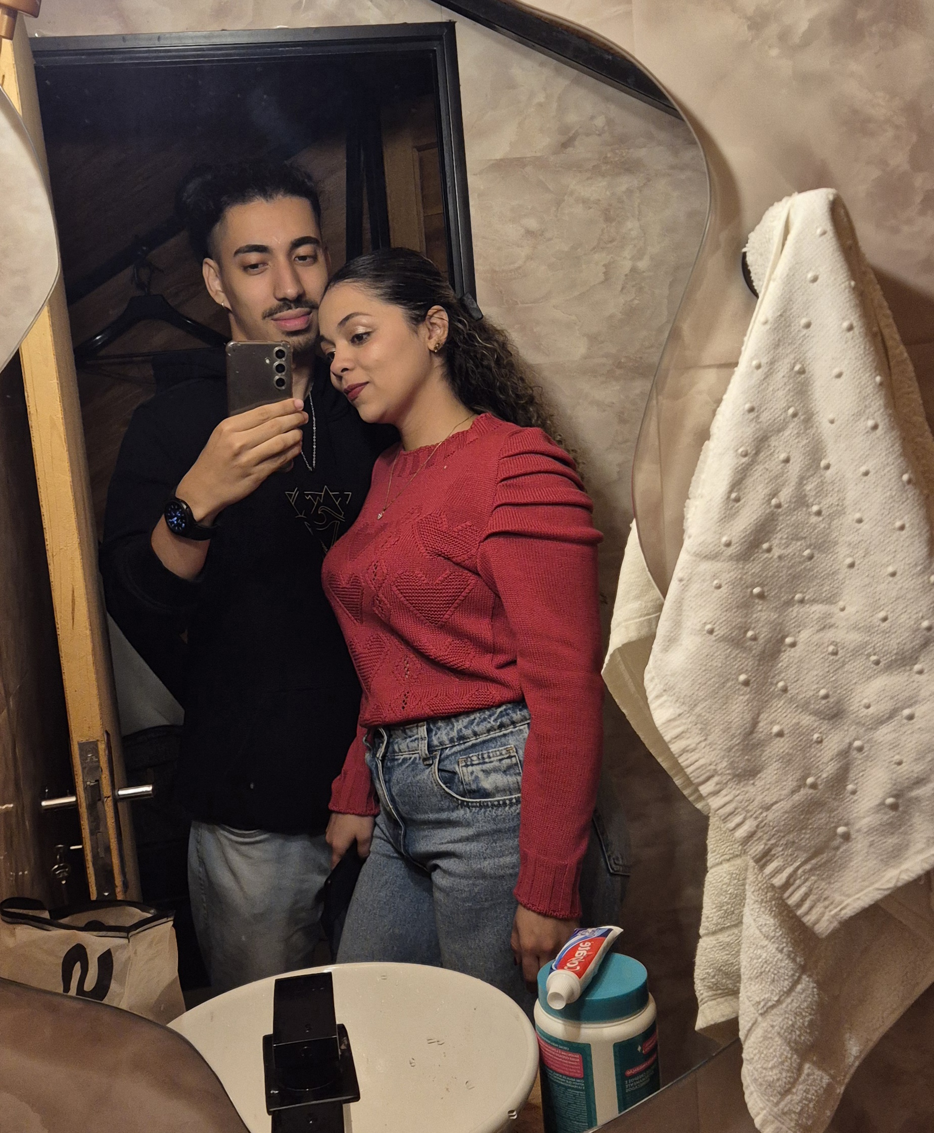 Selfie do casal no espelho